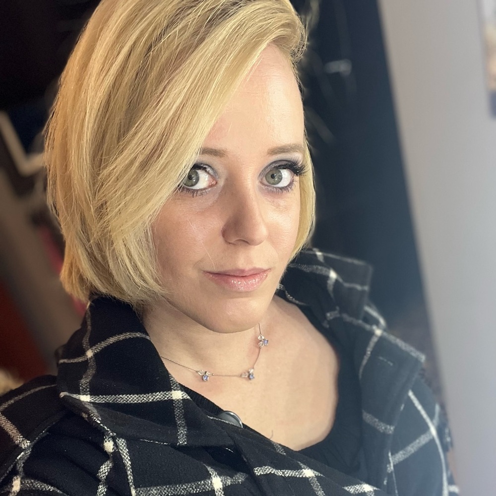 Meet your Posher, Amandina